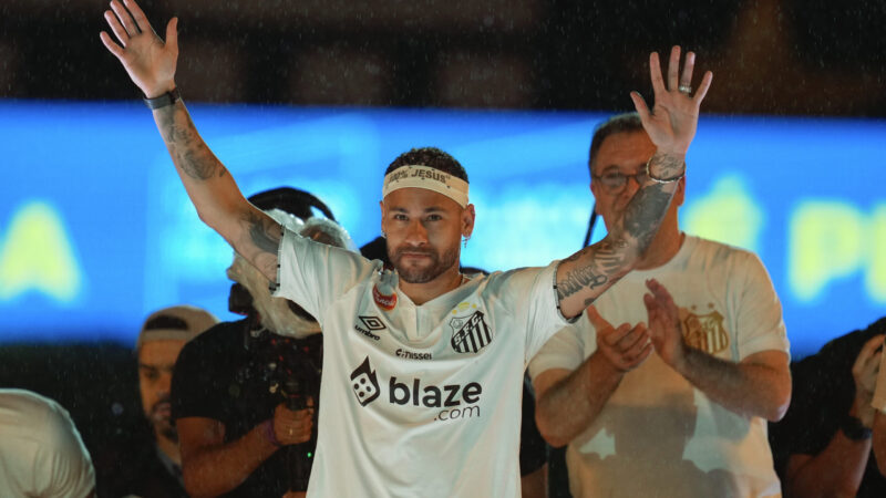 Neymar vybuchol na tréningu. Syn legendárneho Robinha sa obrátil na právnikov po facke od hviezdy Santosu – FOTO