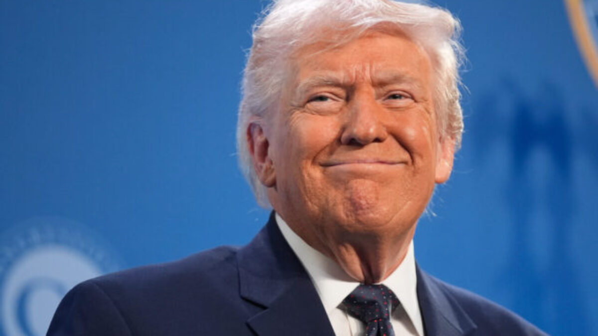 Trump stopol eskorty lodí v Hormuzskom prielive, náhly obrat zaskočil aj jeho vlastných ľudí