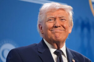 Trump stopol eskorty lodí v Hormuzskom prielive, náhly obrat zaskočil aj jeho vl...