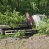 V obci Kováčová narazilo do stromu nákladné auto, vodič ostal zakliesnený v kabí...