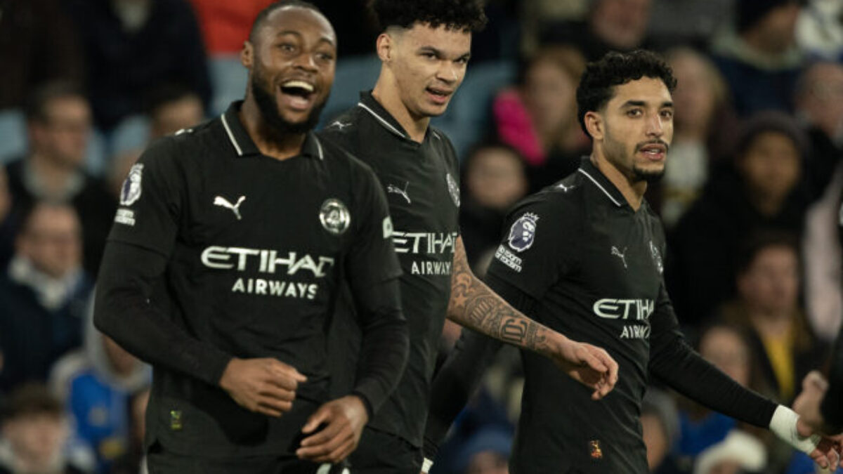 Semenyo z ManCity už druhýkrát v sezóne terčom rasizmu. Tentoraz to bol starší pán