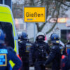 Nemecká polícia zasiahla proti krajne pravicovým mládežníckym skupinám