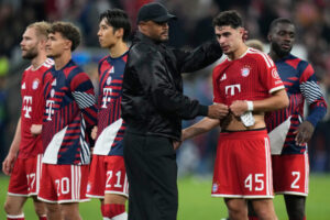 Arsenalu stačili dva góly na finále, Bayernu nestačilo päť, píšu Nemci – VIDEO