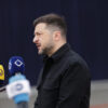 Zelenskyj obvinil Rusko z pokračovania útokov napriek prímeriu