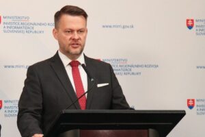 Minister regiónov predsa musí chodiť do regiónov, Migaľ sa ohradil voči výčitkám...