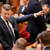 Novozvolený premiér Péter Magyar prevzal moc po Orbánovi a sľúbil zásadnú premen...