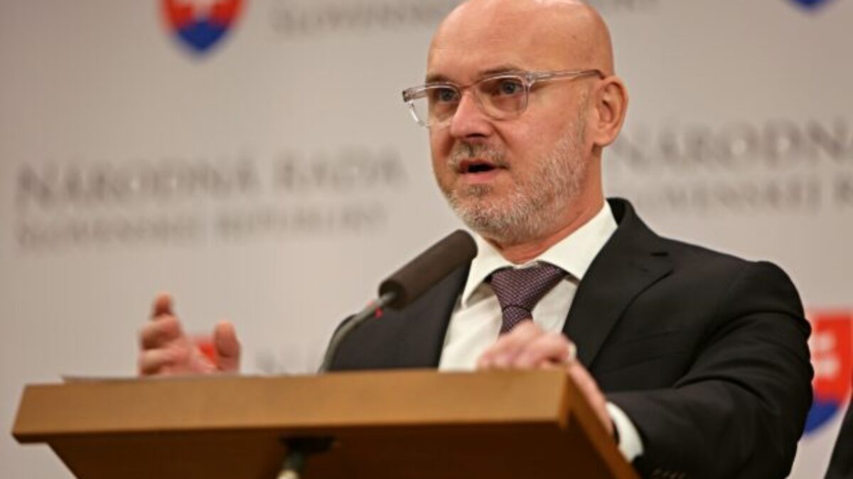Diskutoval Fico s Putinom o ovplyvňovaní volieb? Gröhling je presvedčený, že pre takéto rady chodí do Moskvy