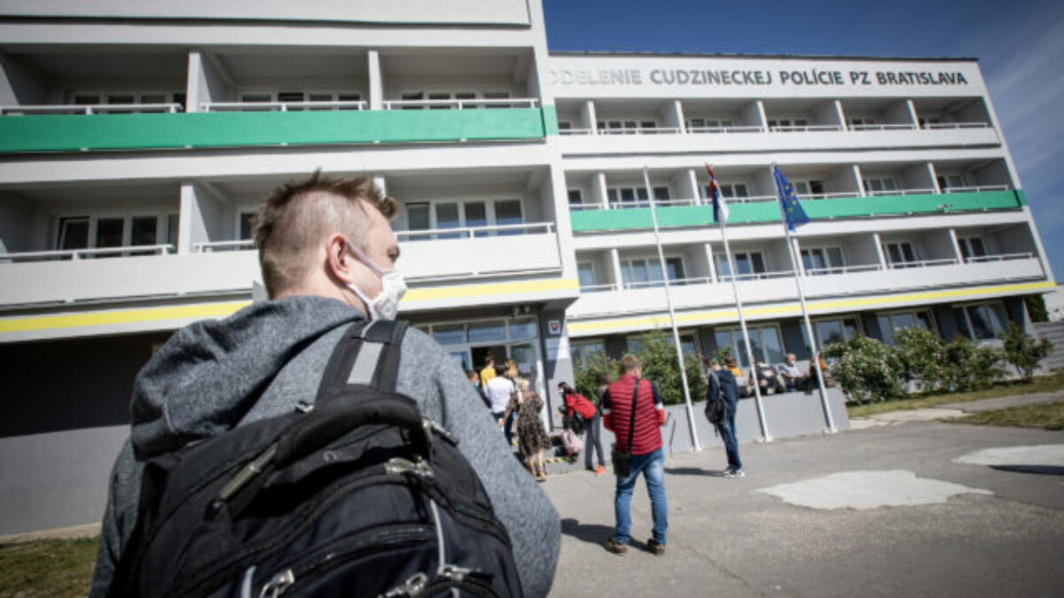 Cudzinecká polícia v hlavnom meste sa sťahuje, verejnosť si celý týždeň nevybaví agendu