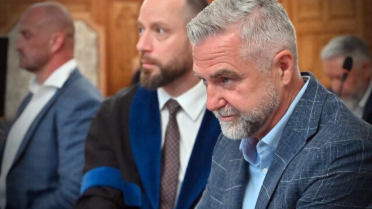 Politológ prekvapený z odročenia kauzy Očistec: Je to pokračovanie situácie, ktorá traumatizuje politickú scénu. Nie je to dobré pre jednu ani druhú stranu