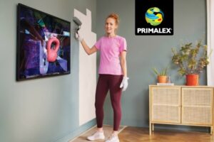 Primalex hovorí v novej kampani o jednoduchosti. Ukazuje, že veľký efekt v interiéri dokáže urobiť aj jedna stena
