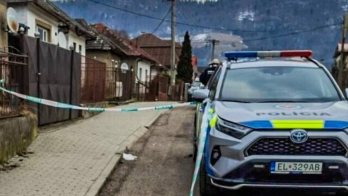 Muž so storočným zákazom šoférovania unikal pred políciou, zastavil ho rozostavaný most  – VIDEO