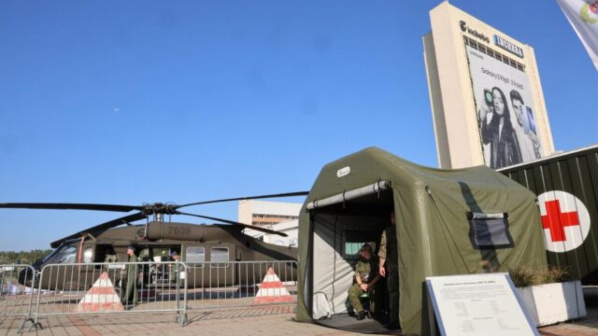 Najambicióznejší ročník veľtrhu IDEB štartuje, návštevníci si slovenskú F-16 môžu pozrieť pekne zblízka – VIDEO, FOTO