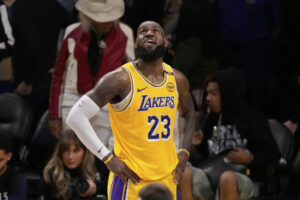 LeBron James vypadol s LA Lakers z play-off. Ako to vidí so svojou budúcnosťou?