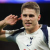 Tottenham doma len remizoval s Leedsom, naďalej mu hrozí zostup z Premier League