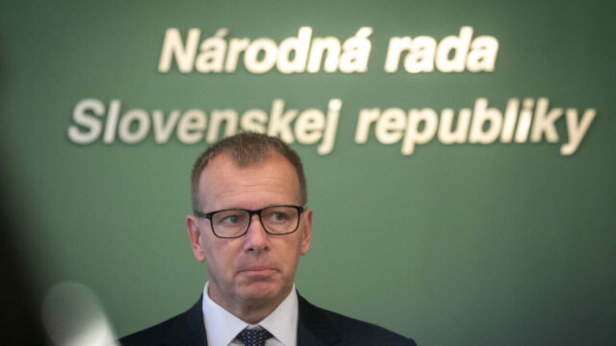 Kollár splnil rozsudok súdu, Čurillovi sa ospravedlnil aj verejne