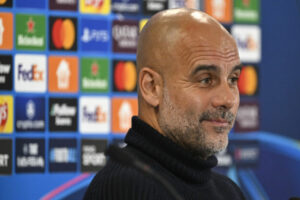 Guardiola vyzýva hráčov, aby vlastným konaním predchádzali kontroverziám so syst...