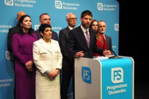 Progresívne Slovensko sa snaží kauzu matka nechať „vyhniť“. Politológ dvíha varovný prst a upozornil aj na správanie Matoviča