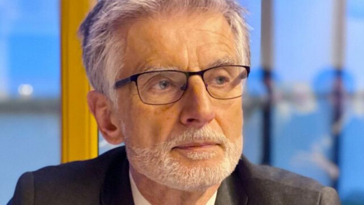 Vyťahovanie starých démonov alebo prečo nebude spolupráca Fica a Magyara jednoduchá  – KOMENTÁR