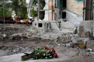 Zelenskyj sľúbil ďalšie odvetné údery po krvavom ruskom útoku na Kyjev