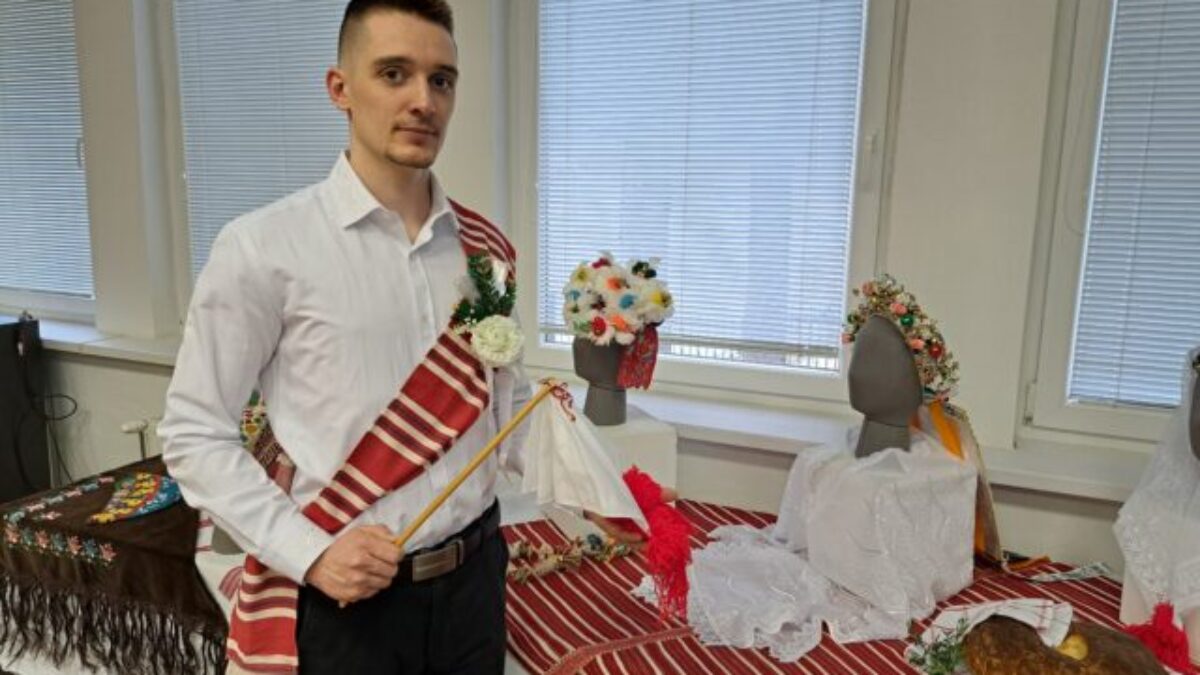 Svadby v máji ako nešťastie, žobrajúce nevesty a desiatky ošklbaných husí – VIDEO, FOTO