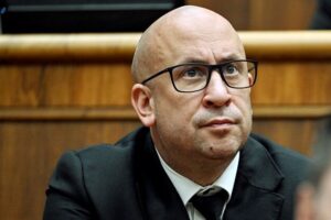 Minister Ráž by na primátora Bratislavy kandidoval ako nezávislý, jeho šance má ukázať prieskum