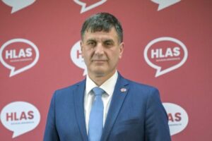 Europoslanec Ondruš vystúpil zo strany Hlas, dôvodom je kandidatúra na prezident...