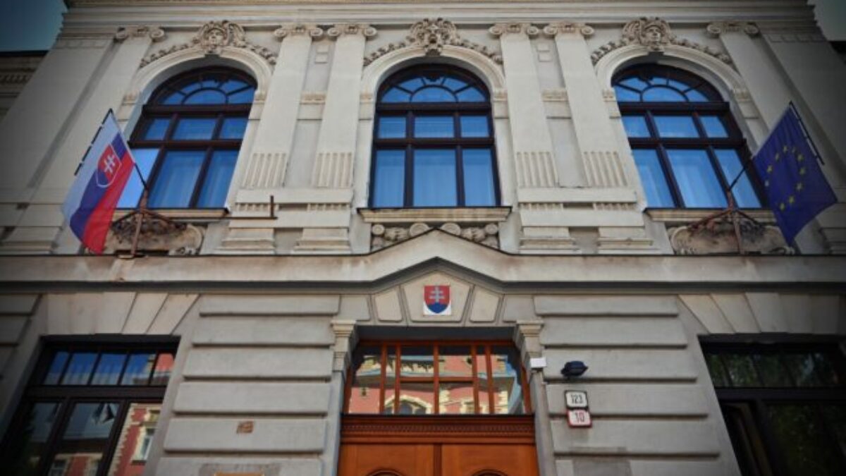 Advokáti obvinení z korupcie sa postavia pred súd, ŠTS vytýčil štyri termíny
