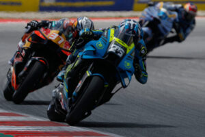 Horor počas MotoGP a absolútne ticho. Álex Márquez po páde v rýchlosti 212 km/h utrpel zlomeniny