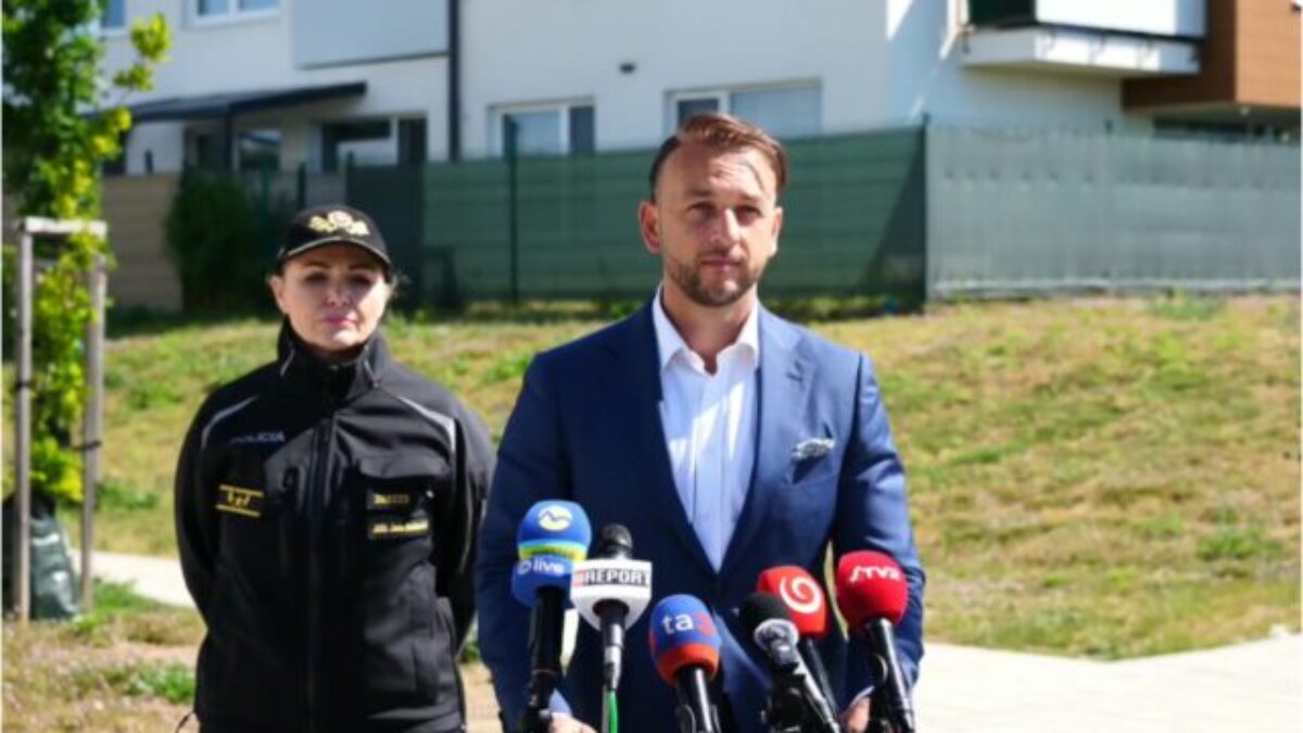 Ministerstvo vnútra získalo do vlastníctva ďalších desať bytov, policajtom tak uľahčí výkon služby – VIDEO