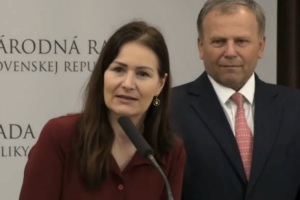 Bajo Holečková podáva trestné oznámenie na ministra vnútra, nevhodná road show prekračuje hranice – VIDEO
