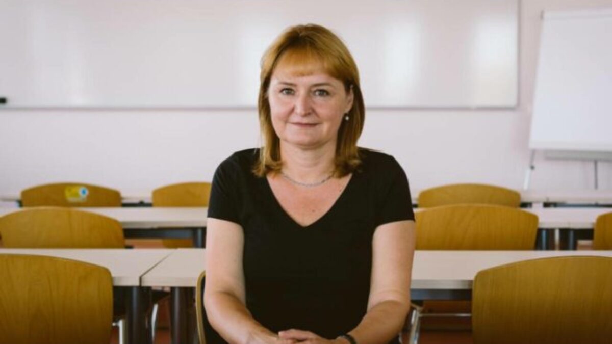 Ambis prepisuje históriu. Stáva sa najväčšou súkromnou univerzitou