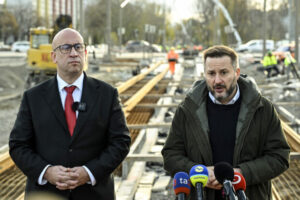 Aké má minister Ráž šance stať sa primátorom Bratislavy? Vallo síce v prieskume ...
