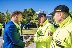 Dopravná polícia dostala 79 nových áut, ministerstvo vnútra hlási výraznú úsporu pri nákupe