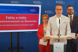 Nezamestnanosť v apríli klesla pod štyri percentá, voľný je historický počet pra...