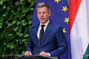 Maďarský premiér Péter Magyar odštartoval v Poľsku návrat Budapešti do Európskej...