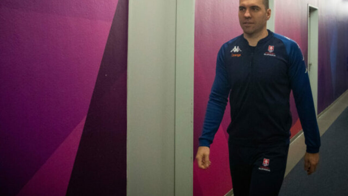 Dendis opúšťa kormidlo pri hokejovej osemnástke, nahradí ho Štolc. Kam mieri mladý úspešný kouč?