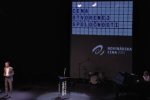 Nadácia otvorenej spoločnosti udelila Novinárske ceny za rok 2025, najviac ocenení získal Denník N – VIDEO
