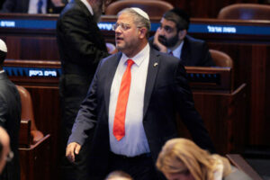 Tri členské štáty EÚ žiadajú sankcie proti izraelskému ministrovi za ponižovanie aktivistov