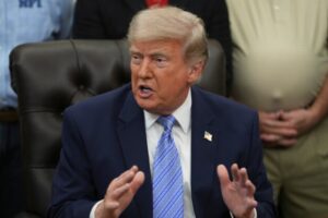 Trump oznámil vyslanie 5 000 amerických vojakov do Poľska
