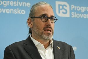 Europoslanci za Progresívne Slovensko odmietli obed u prezidenta, nechcú sedieť za jedným stolom s extrémistami