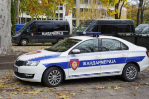 Bývalého šéfa belehradskej polície spájajú s vraždou, telo našli ukryté v sude