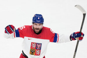 Kempný kedysi hrával v Skalici a trénoval s Pálffym. Neskôr mu v NHL pomáhal Hossa