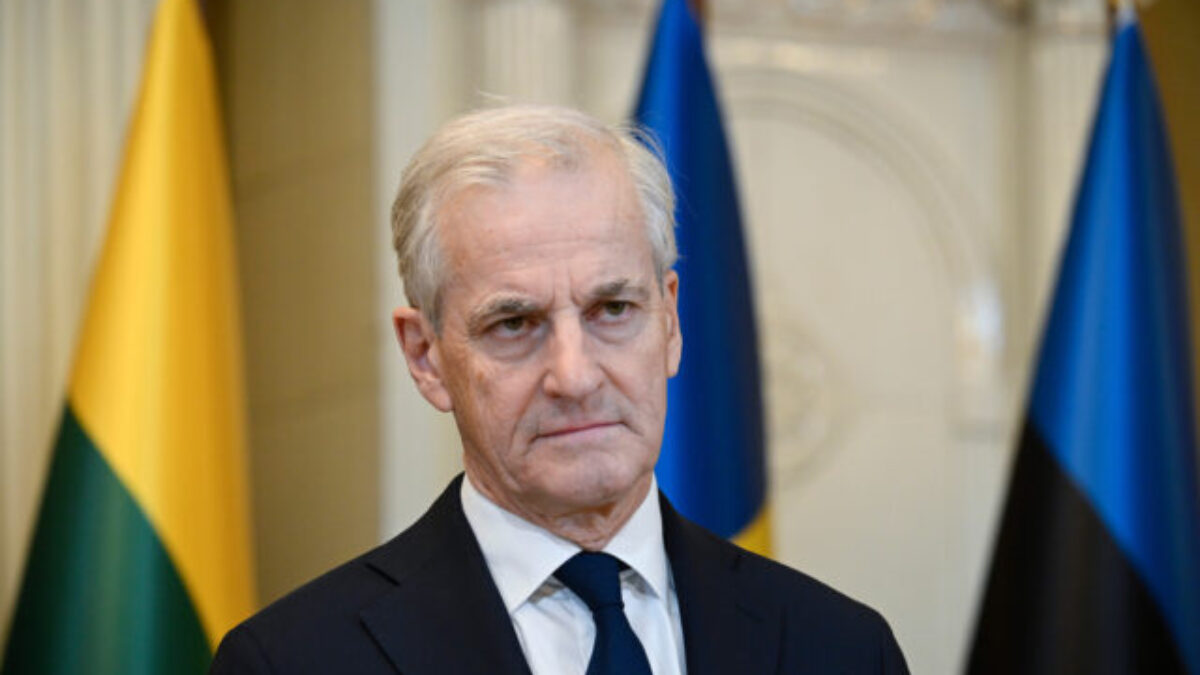 Nórsko sa pripravuje na krízové scenáre, premiér hovorí o možnej vojne