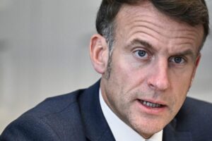 Macron varoval Lukašenka pred zapojením sa do ruskej vojny proti Ukrajine, zdôraznil riziká pre Bielorusko