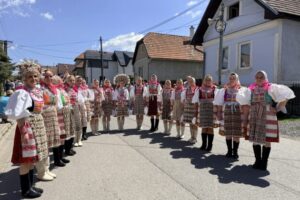 Chorovod Omilienci prežil stáročia, archaický zvyk z Važca zaradili medzi najvýznamnejšie – VIDEO, FOTO