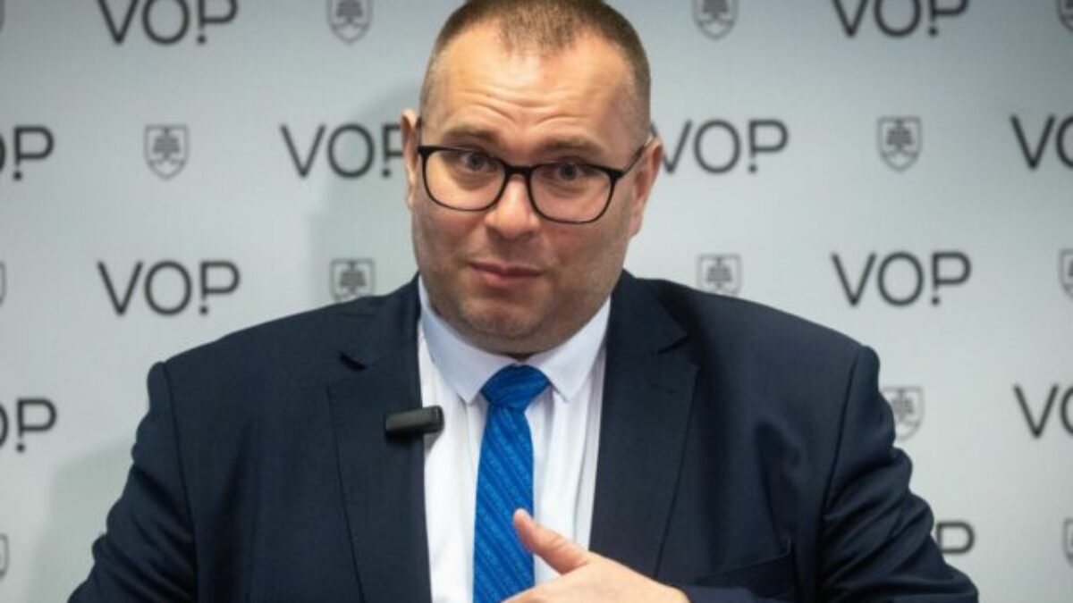 Ľudskoprávna koalícia sa zastala ombudsmana Dobrovodského a jeho kolegov čeliacich vyhrážkam