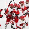 Montreal prvýkrát prehral v play-off dvakrát za sebou. Slafkovský bol pri góle, ktorý neuznali – VIDEO