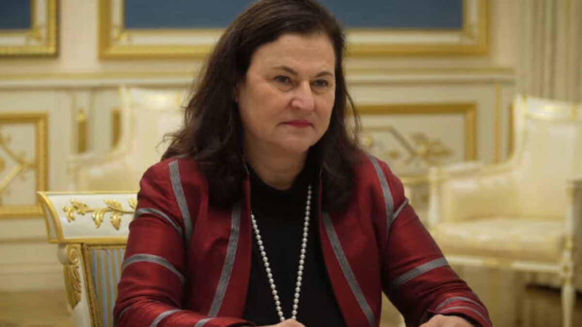 USA ponúkli sprostredkovanie rokovaní. Mathernová: „Rusko chce strach a paniku“