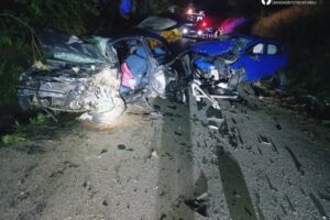 Tragická nehoda pri Fiľakove, čelná zrážka si vyžiadala život 50-ročnej vodičky – FOTO