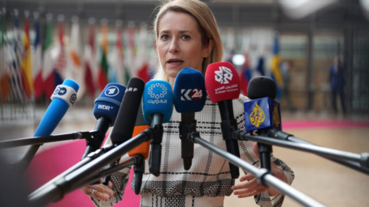 Brusel si predvolal ruského diplomata po hrozbách útokmi na Kyjev